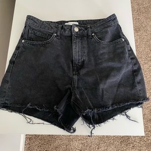 ZARA high waisted frayed hem denim shorts